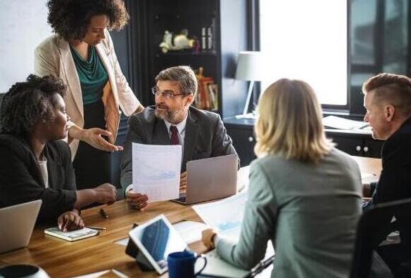 公司注冊的時候，選小規(guī)模納稅人還是一般納稅人？