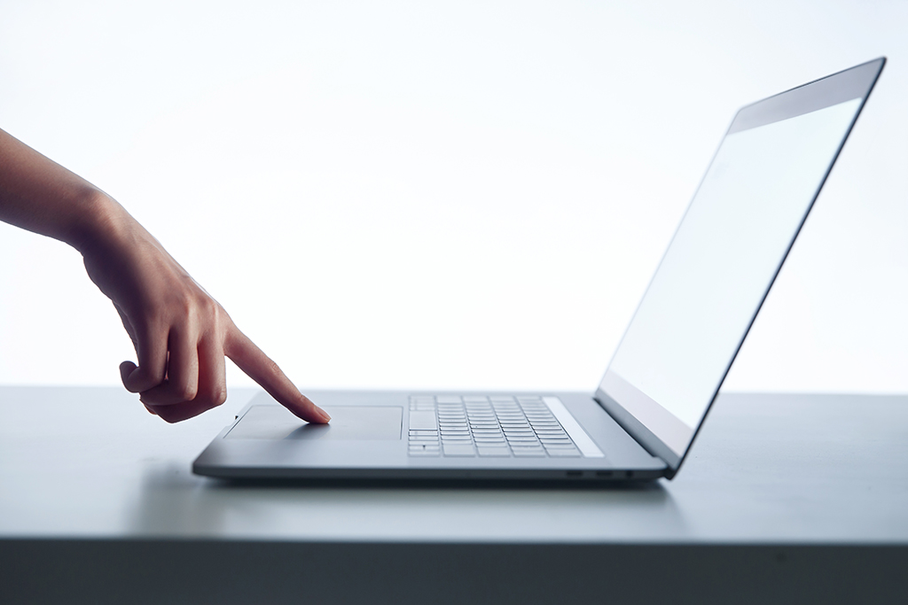 英國vs開曼群島公司注冊(cè)全解析：留學(xué)生實(shí)操指南與風(fēng)險(xiǎn)避坑