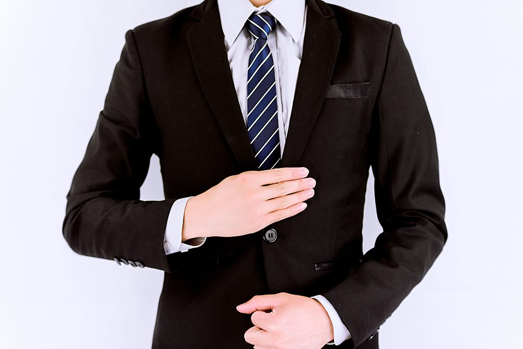 香港人如何在境內(nèi)控股公司，需要哪些文件